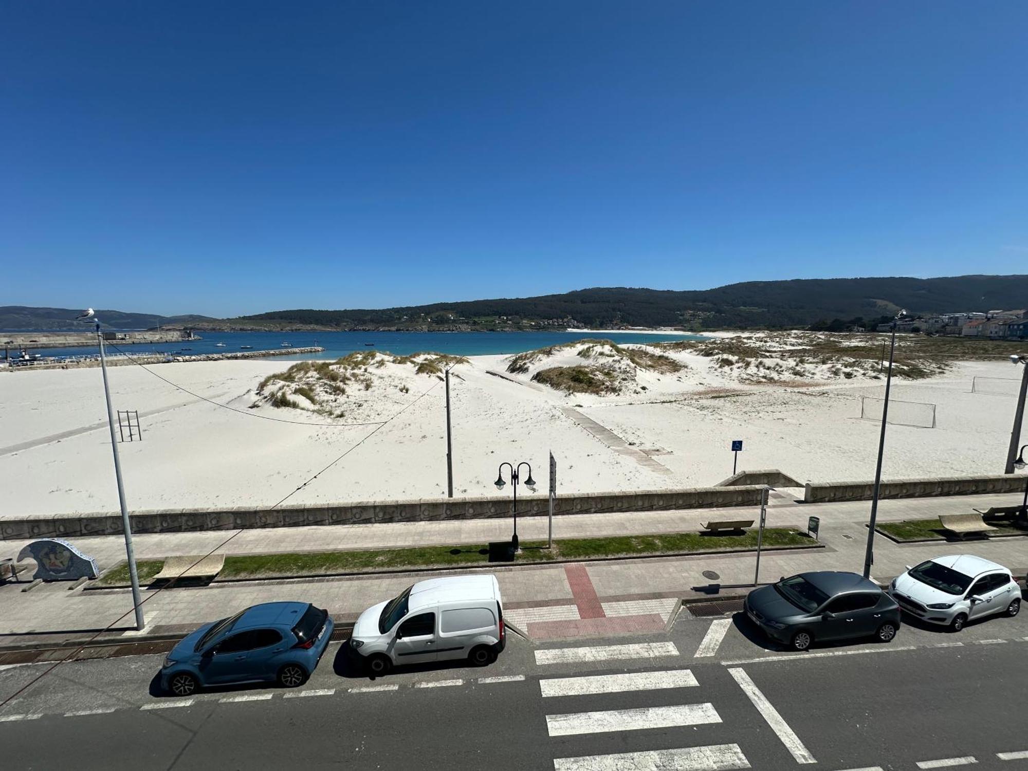 A Terraza Pequena By Oktheway Apartamento Laxe Exterior foto