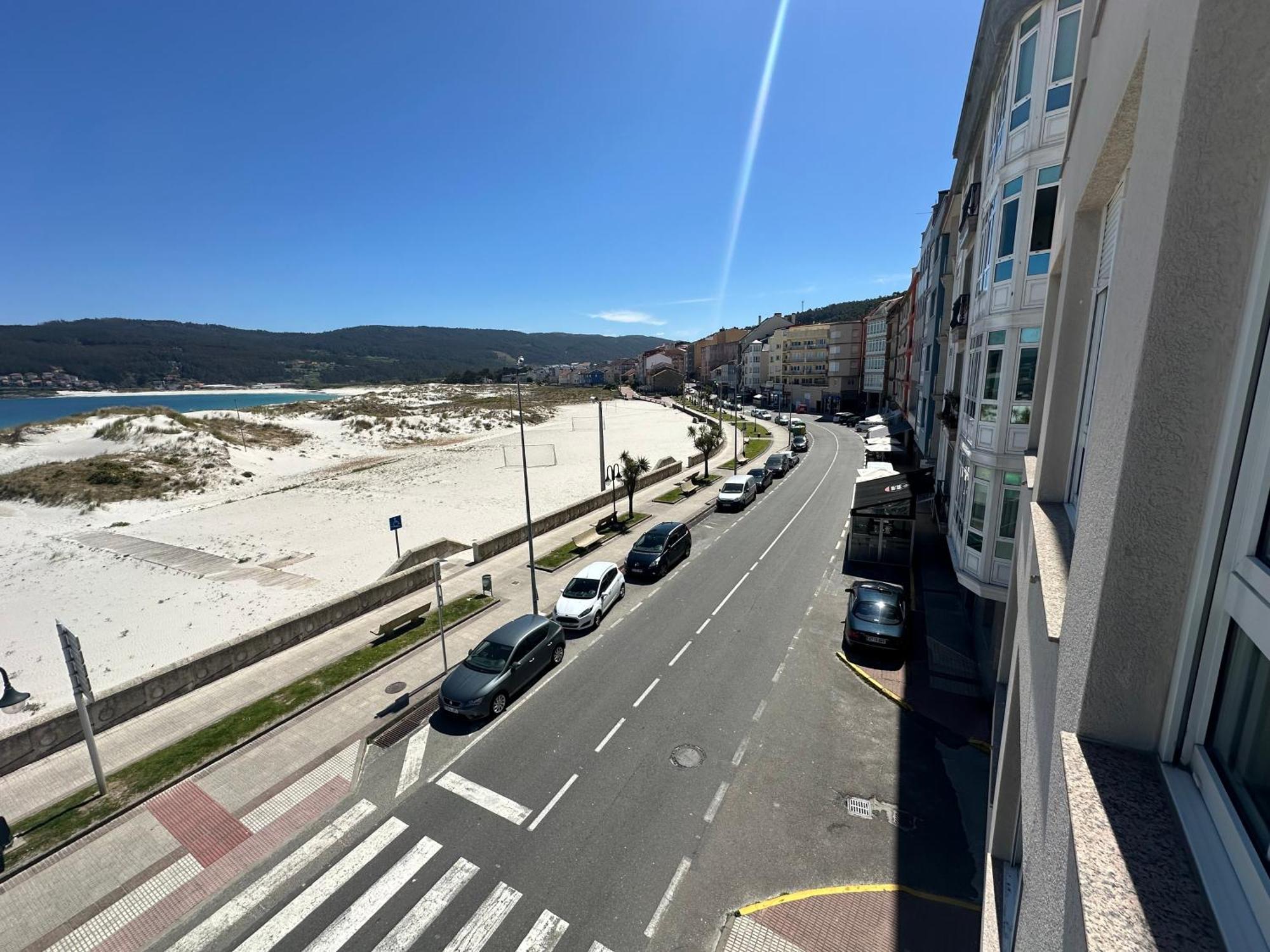 A Terraza Pequena By Oktheway Apartamento Laxe Exterior foto